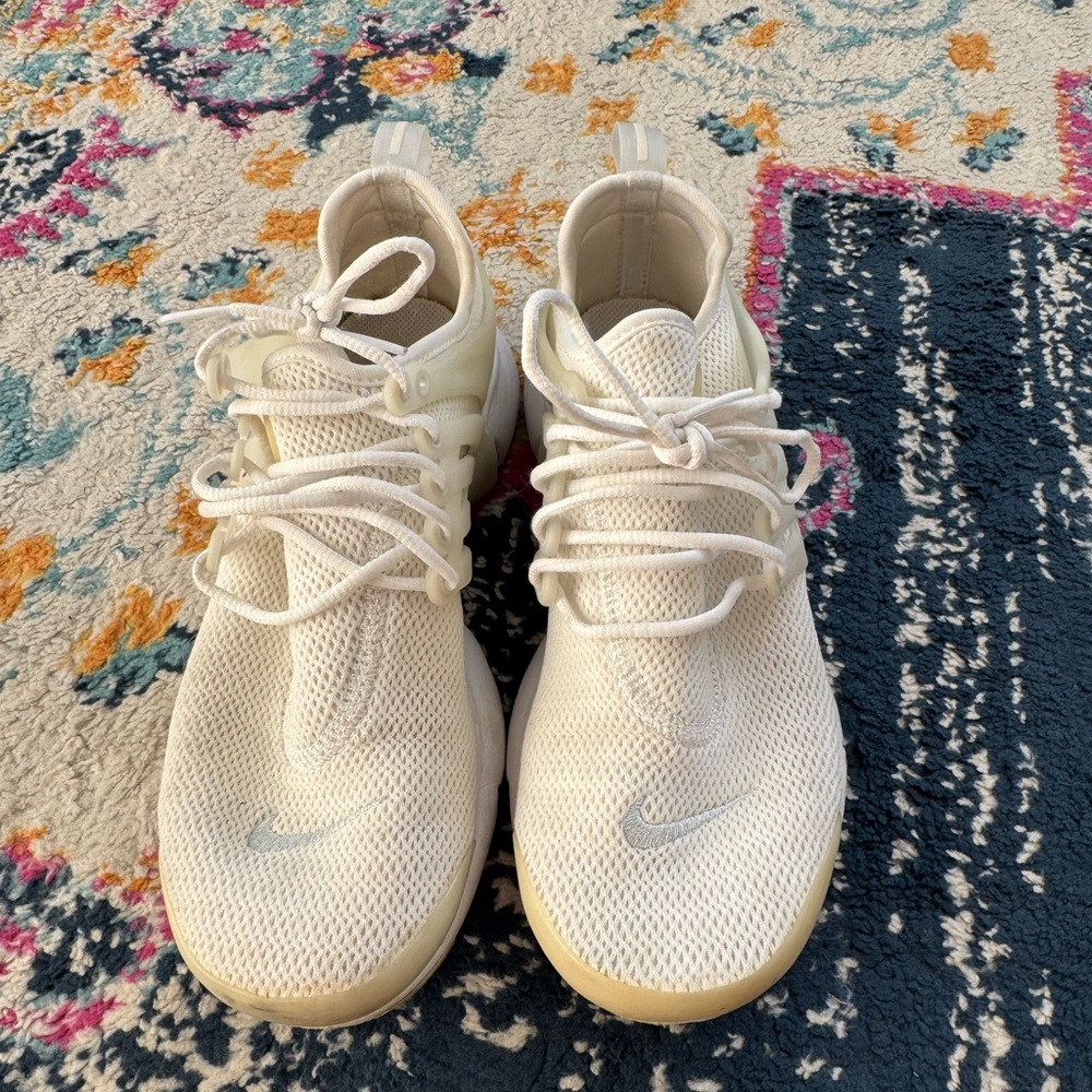 Women’s Nike presto’s